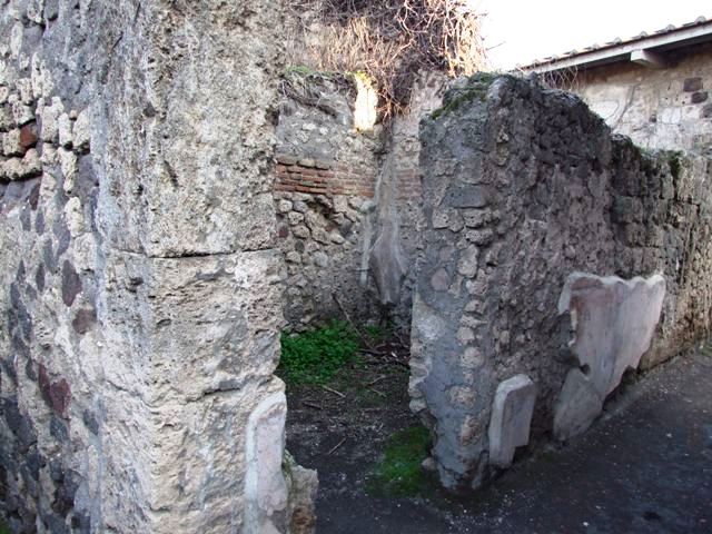 VII.4.48 Pompeii. December 2007. Room 8. Latrine with masonry seat supports.