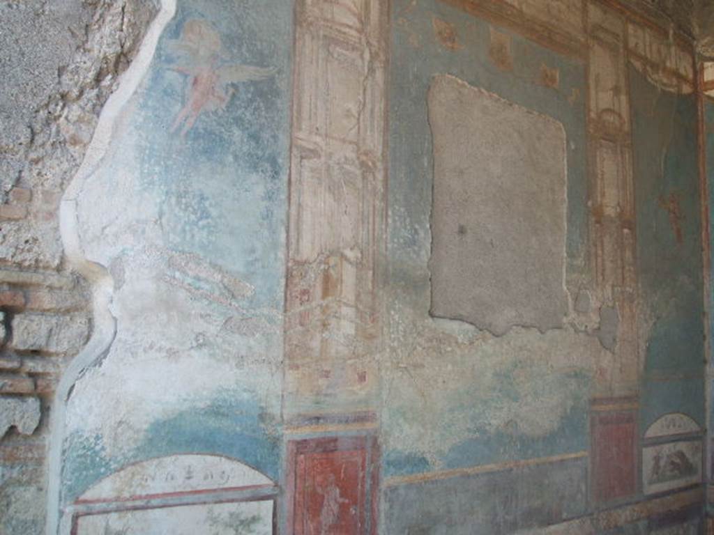 VII.4.48 Pompeii. December 2007. Room 11, detail from east wall of tablinum. The central painting on the east wall was of Theseus and Ariadne.
Now in Naples Archaeological Museum. Inventory number: 9048.

