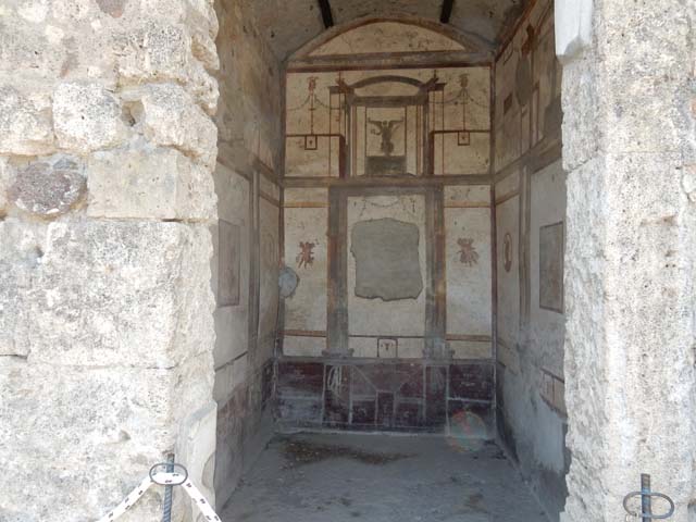 VII.4.48 Pompeii. December 2007. Room 14.  Cubiculum. South wall. East end. Detail of medallion painting of Zeus.
