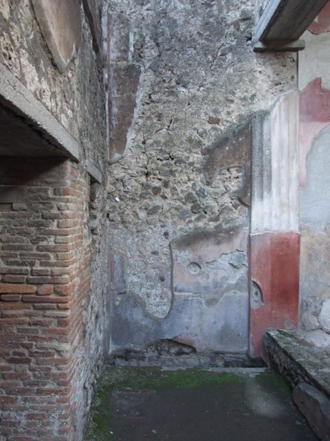 VII.4.48 Pompeii. December 2007. Peristyle. West wall.