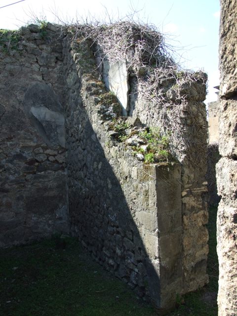 VII.4.57. Pompeii. March 2009. Doorway to Room 13. Porter’s room.