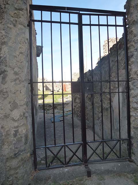 VII.6.38 Pompeii. December 2007. North-west corner of oecus to north of entrance.