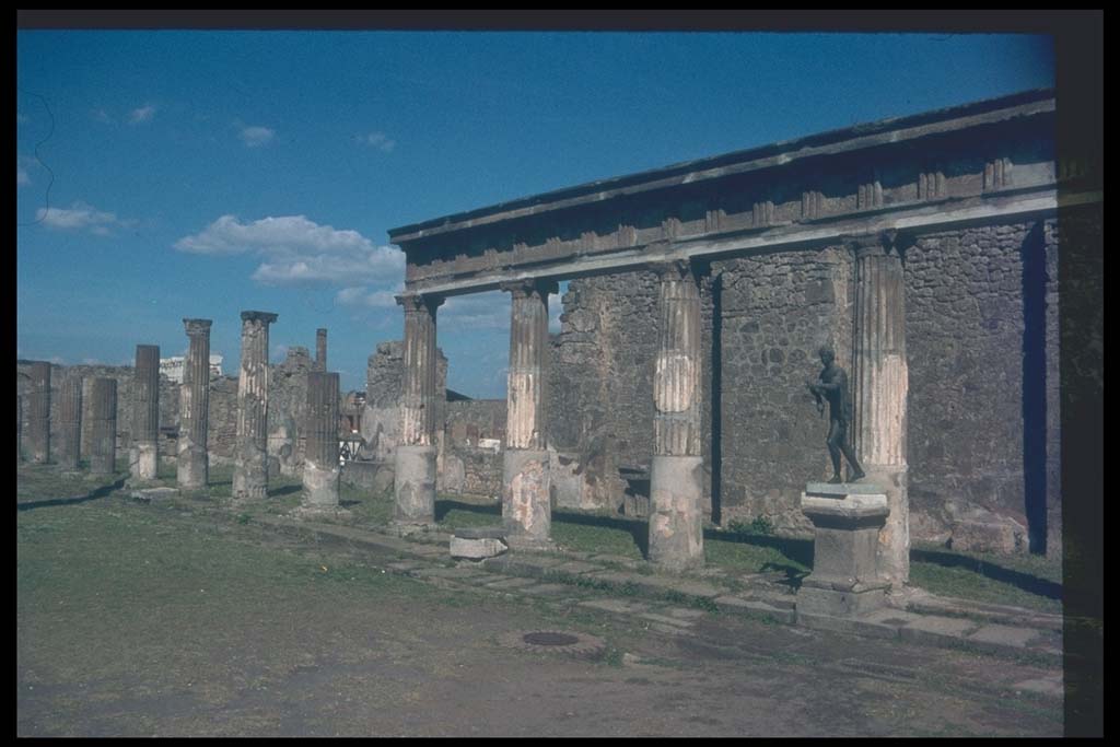 VII.7.32 Pompeii. East side of Temple of Apollo.
Photographed 1970-79 by Günther Einhorn, picture courtesy of his son Ralf Einhorn.
