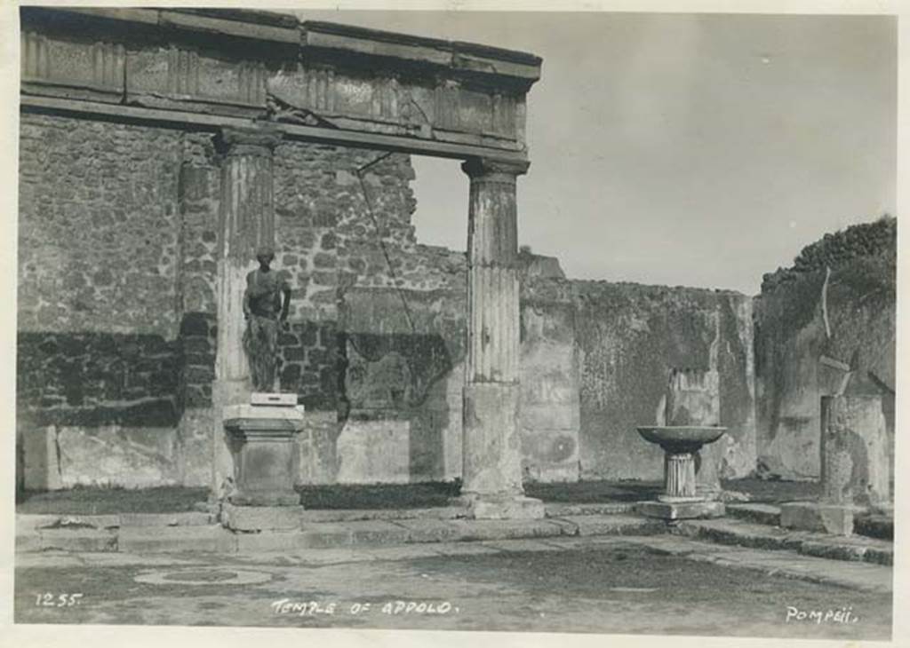 VII.7.32 Pompeii. March 1939 during a stop on the SS Carinthia world cruise. Looking towards the south-east corner. Photo courtesy of Rick Bauer.
