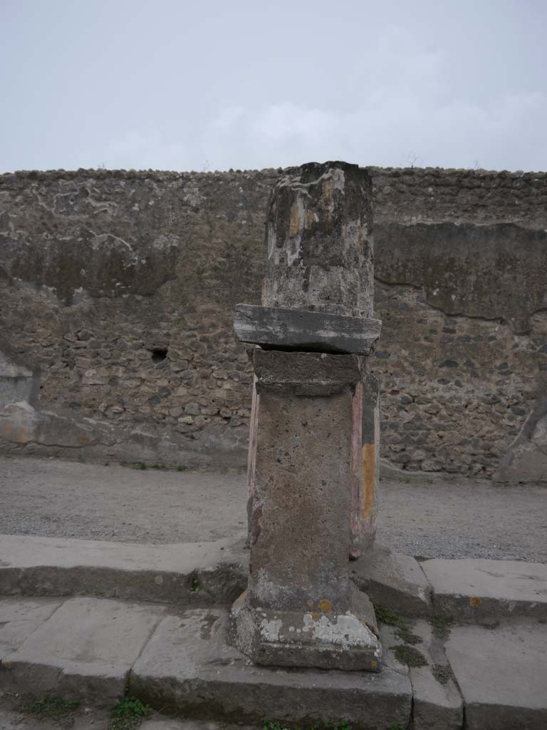 VII.7.32, Pompeii. September 2018. Looking south in south-east corner. 
Foto Anne Kleineberg, ERC Grant 681269 DÉCOR.
