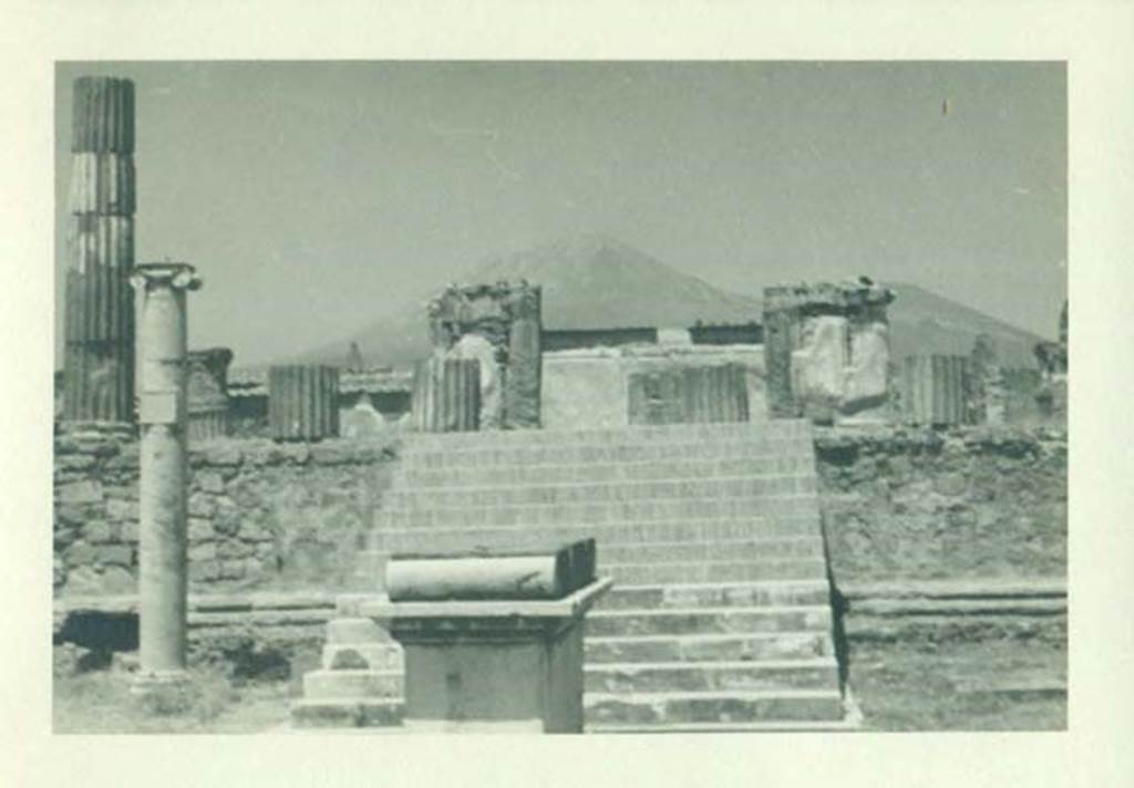 VII.7.32  Pompeii. Temple of Apollo.   Old undated photograph.
Courtesy of the Society of Antiquaries, Fox Collection.
