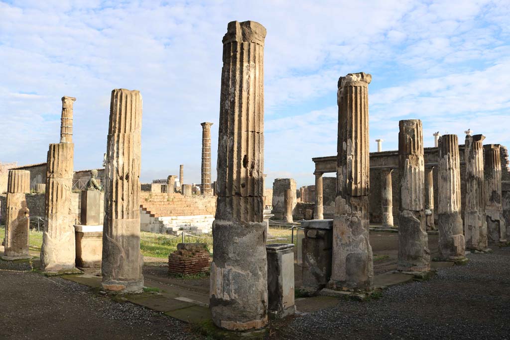 VII.7.32, Pompeii. December 2018. Looking north-east from south-west corner. Photo courtesy of Aude Durand.