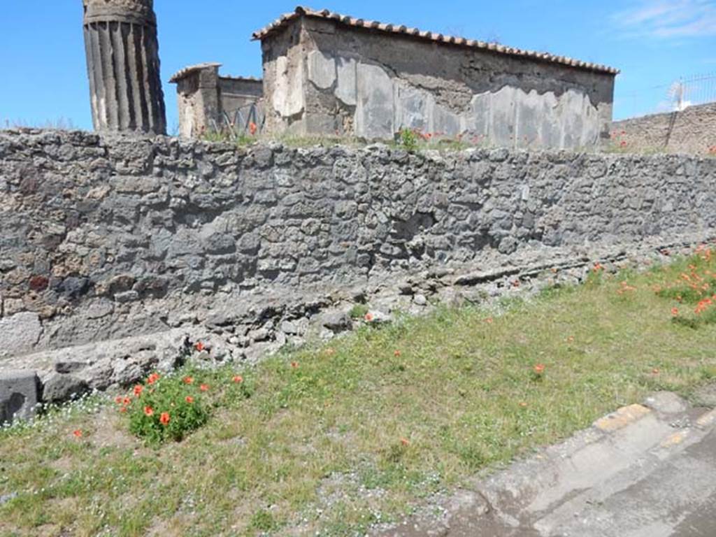 VII.7.32 Pompeii. May 2018. East side of podium and cella. Photo courtesy of Buzz Ferebee.