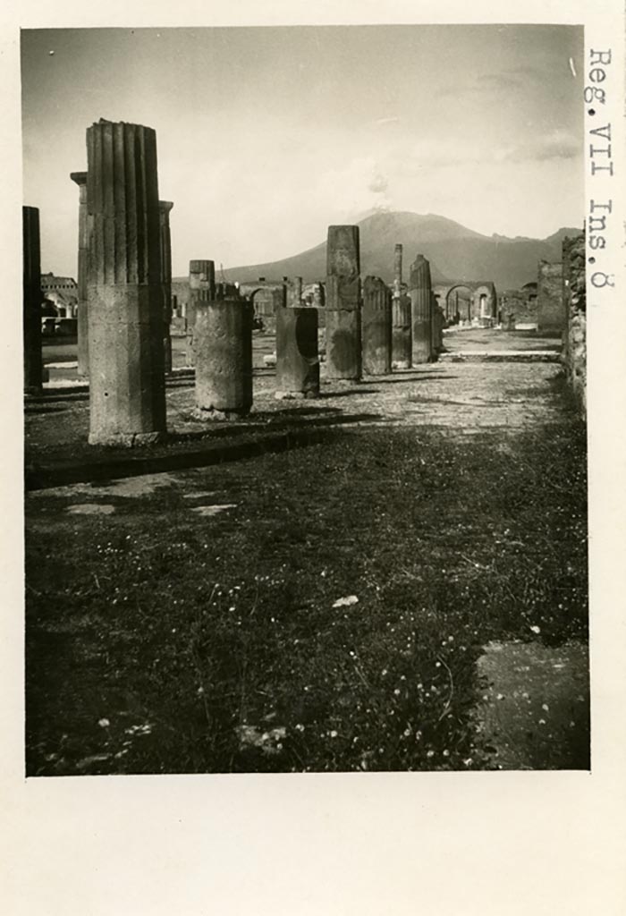 VII.8 Pompeii Forum. Pre-1937-39. Looking north along the east side, from south-east corner.
Photo courtesy of American Academy in Rome, Photographic Archive. Warsher collection no. 1110.

