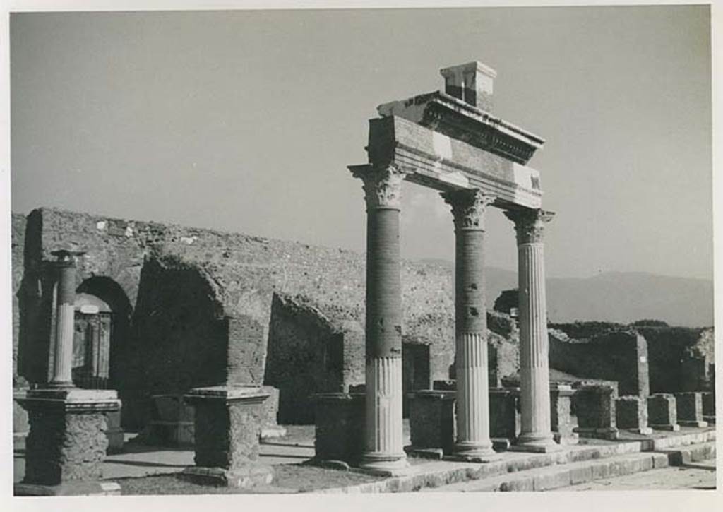VII.8 Pompeii Forum. 1956. Looking south along the east side of the Forum. Photo courtesy of Rick Bauer.
