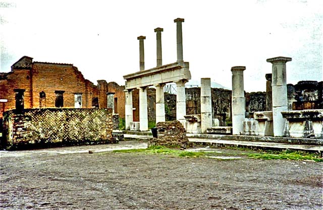 VII.8 Pompeii Forum. Looking east across the south side towards the south-east corner. Photographed 1970-79 by Günther Einhorn, picture courtesy of his son Ralf Einhorn.