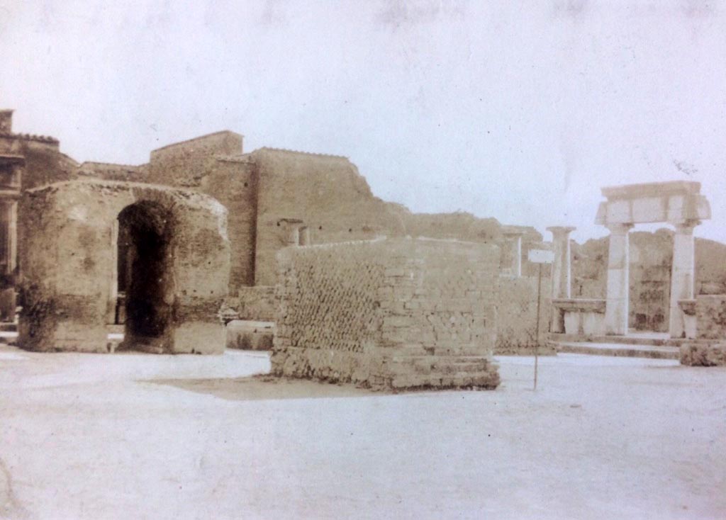 VII.8 Pompeii Forum. 1920s. Looking south-west towards south side. Photo courtesy of Rick Bauer.