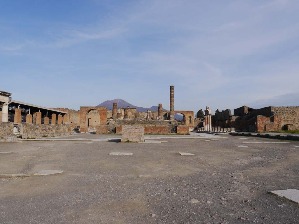 VII.8.01 Pompeii. March 2019. Looking north across Forum towards Temple of Jupiter.
Foto Anne Kleineberg, ERC Grant 681269 DÉCOR.

