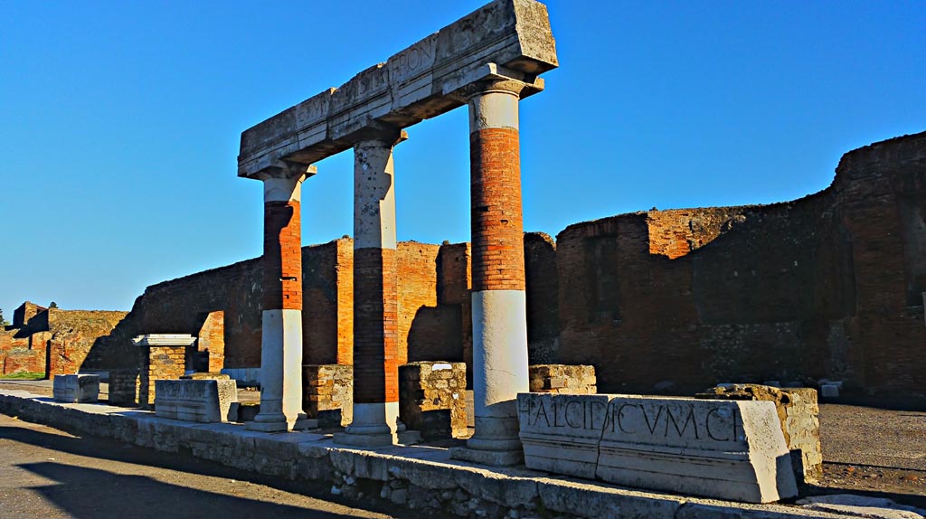 VII.9.1 Pompeii. June 2019. Eumachia’s Building portico. Part of inscription. Photo courtesy of Buzz Ferebee.

