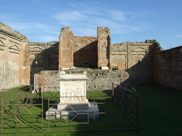 VII.9.2 Pompeii. 1944. Altar. East side. Photo courtesy of Rick Bauer.