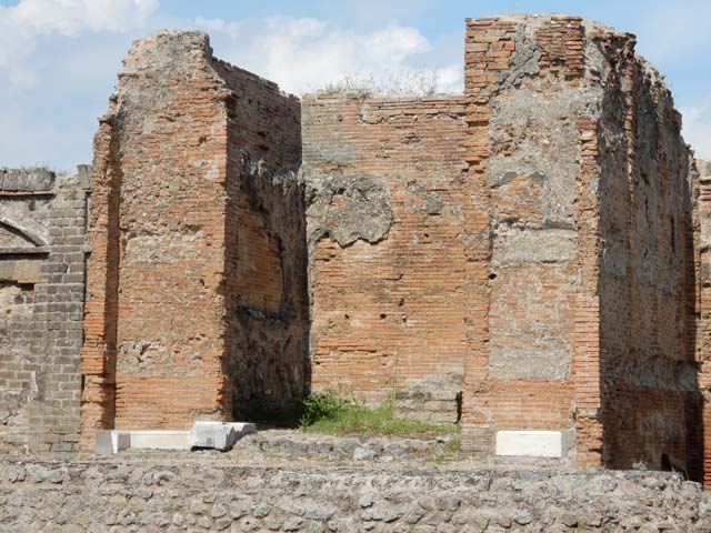 VII.9.2 Pompeii. July 2010. Podium and cella. Photo courtesy of Rick Bauer.