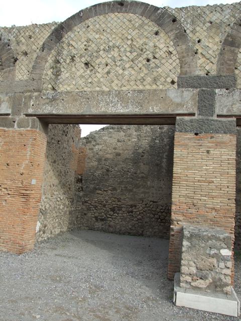 VII.9.11 Pompeii. December 2007. East wall.