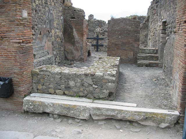 VII.9.30 Pompeii. September 2005. Stairs to upper floor.
