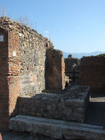 VII.9.30 Pompeii. September 2005. East side of entrance on Via degli Augustali.