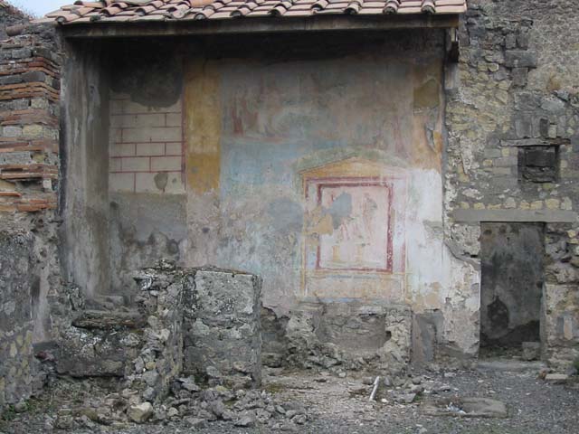 VII.9.33 Pompeii. South west corner. Remains of wall decorations.
Photographed 1970-79 by Günther Einhorn, picture courtesy of his son Ralf Einhorn.