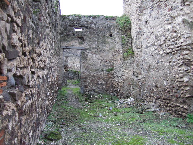 VII.9.43 Pompeii. December 2005. Doorway in south wall, in south-west corner leading to rooms at rear of VII.9.2.