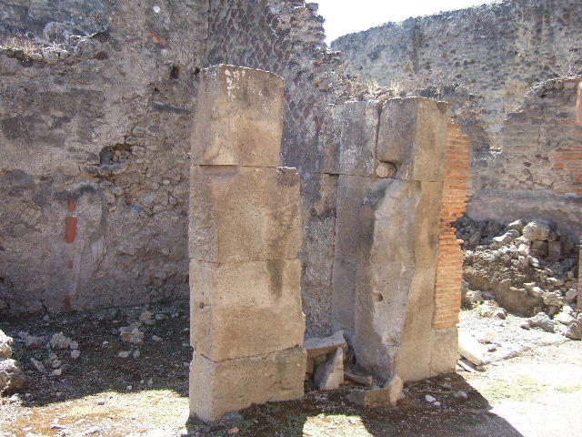 VII.9.45 Pompeii. December 2005. Looking south-east through doorway of separate steps to upper floor.