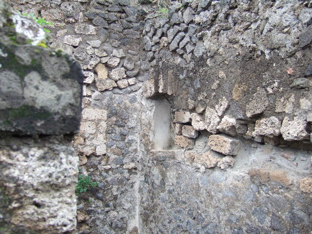 VII.9.63 Pompeii. December 2005. East side of atrium.