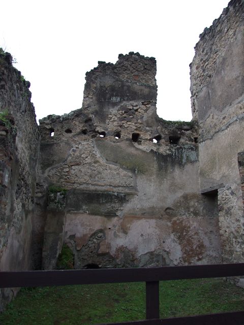 VII.11.13 Pompeii. December 2006. Looking north along Vicolo del Lupanare. VII.1 on right.