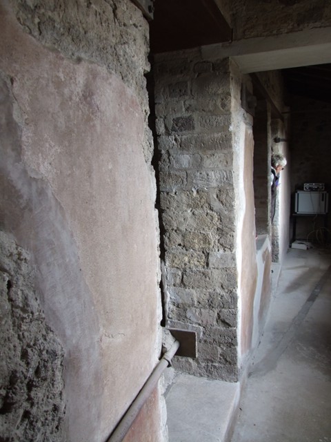 VII.12.20 Pompeii. March 2009. Doorway to Room 3.