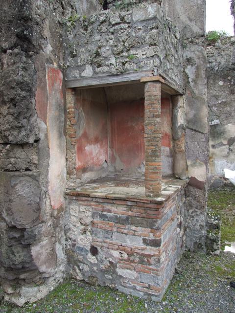VII.14.5 Pompeii. March 2009. Lararium.