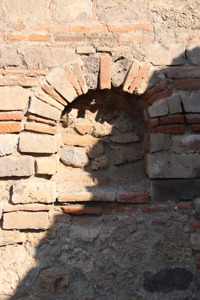 VII.14.8 Pompeii. October 2022. Niche in north wall of shop-room. Photo courtesy of Klaus Heese. 

