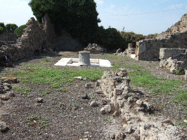 VII.16.10 Pompeii. December 2007. Looking south-west across atrium from VII.16.11. 
