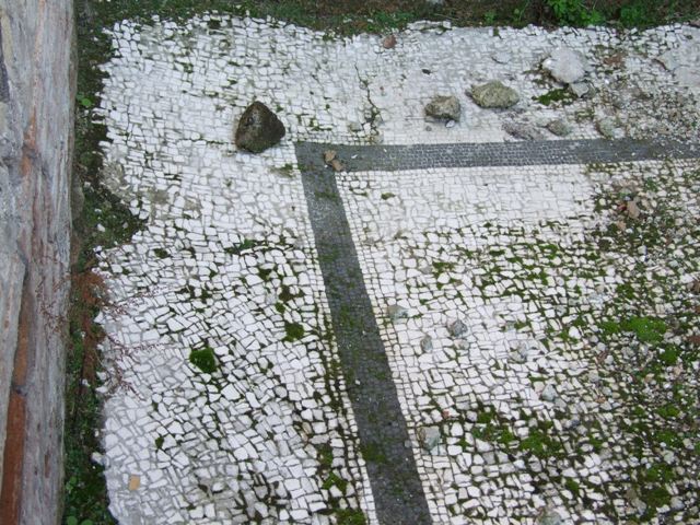 VII.16.15 Pompeii. December 2007. Doorway to room 10, third cubiculum on south side of atrium.