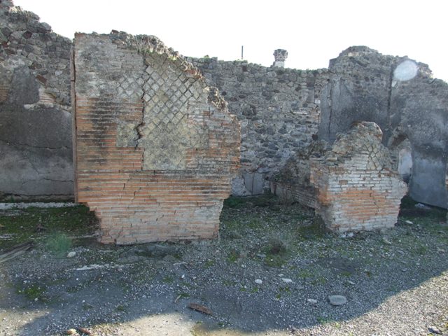 VII.16.15 Pompeii. December 2007. Room 9, ala on south side of atrium.