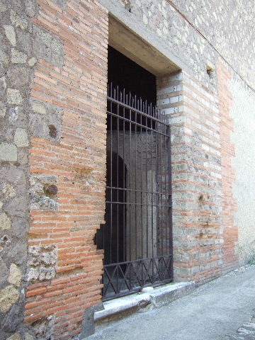 VII.16.21 Pompeii. May 2006. Entrance.