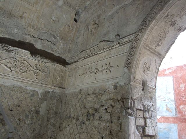 VII.16.a Pompeii. December 2006. Room 6, decorative stucco frieze in north-east corner.