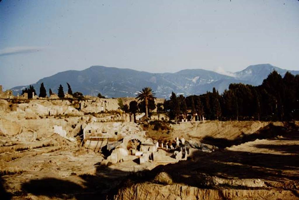 VII.16 a Pompeii. 1961. Looking south-east towards the excavation of the Suburban Baths. Photo by Stanley A. Jashemski.
Source: The Wilhelmina and Stanley A. Jashemski archive in the University of Maryland Library, Special Collections (See collection page) and made available under the Creative Commons Attribution-Non Commercial License v.4. See Licence and use details.
J61f0308
