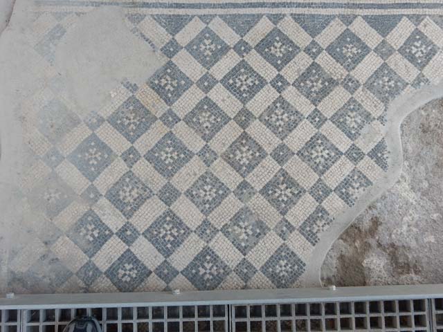 VIII.2.3 Pompeii. December 2005. Doorway to cubiculum on east of entrance corridor.

