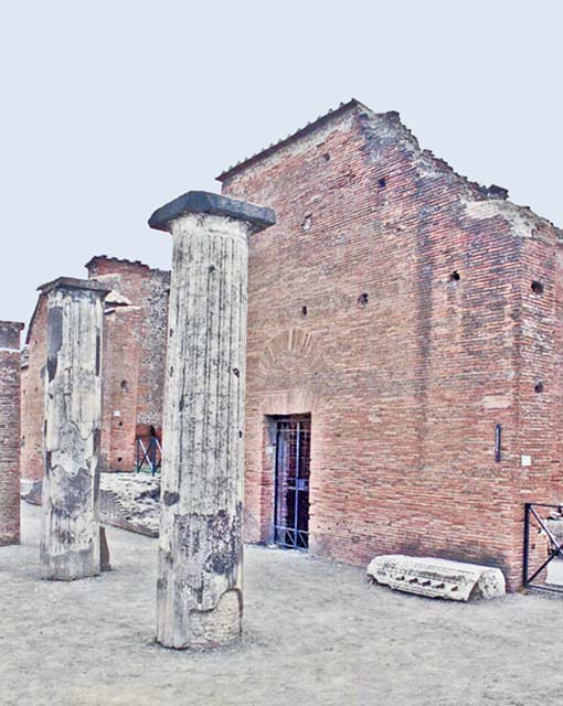 VIII.2.7 Pompeii. May 2010. Passageway to rear, looking south.
According to Liselotte Eschebach, the steps to an upper floor were on the left. See Eschebach, L., 1993. Gebäudeverzeichnis und Stadtplan der antiken Stadt Pompeji. Köln: Böhlau.(p.355)