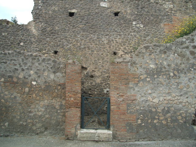 VIII.2.11 Pompeii. December 2005. Steps to upper floor.
