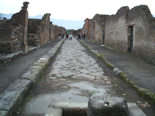 VIII.2.12 Rear entrance of VIII.2.13
VIII.3 Via delle Scuole looking south VIII.2.12