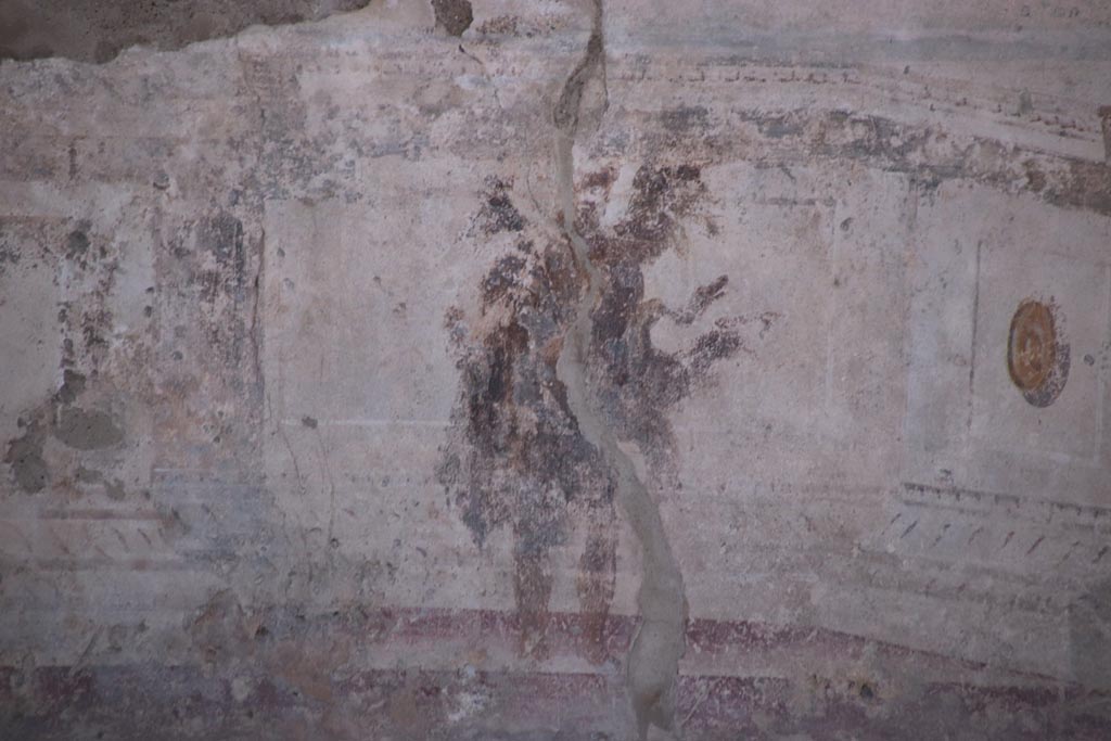 VIII.2.23 Pompeii. April 2018. Detail of painted figures in the centre of the south wall. Photo courtesy of Ian Lycett-King. 
Use is subject to Creative Commons Attribution-NonCommercial License v.4 International.
