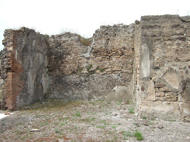 VIII.2.34 Pompeii. May 2006. Doorways on west side of atrium.