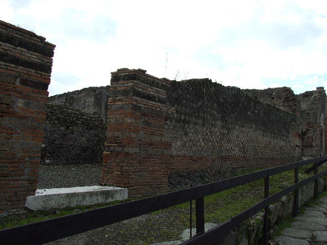 VIII.2.36 Pompeii. December 2005. Entrance looking south-east towards VIII.2.37.