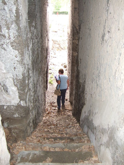 VIII.2.39 Pompeii. May 2006. First lower floor, corridor b’ leading west.