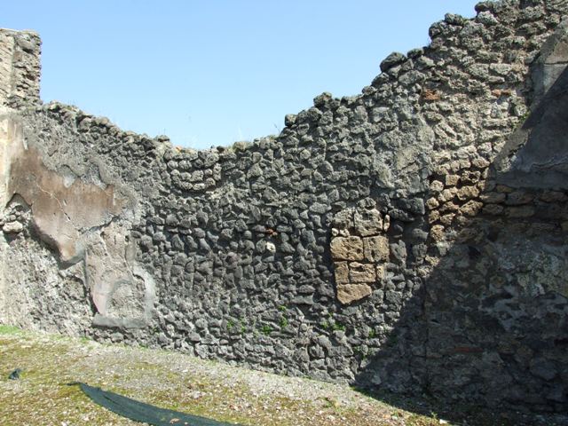 VIII.4.4 Pompeii.  March 2009. Looking south west across garden from north portico. 