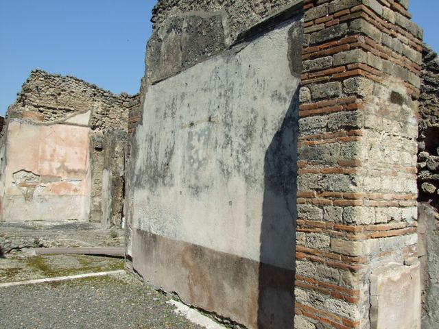 VIII.4.4 Pompeii. March 2009. Room 19, corridor or andron, looking north.