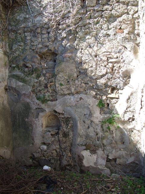 VIII.5.9 Pompeii.  March 2009. Small area, on the east side of the doorway to Room 23, leading to the North Portico.