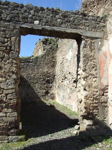 VIII.5.9 Pompeii.  March 2009.  Looking west across North Portico.