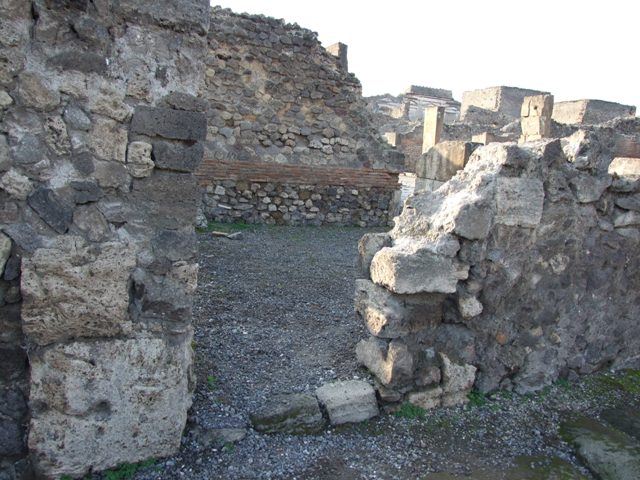 VIII.5.12 Pompeii. May 2005. Doorway to steps to upper floor.